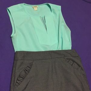 LOFT Gray Pocketed Pencil Skirt 👗